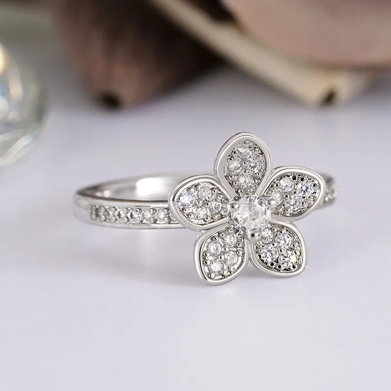 925 Sterling Silver Flower Finger Ring for Women Dazzling Cubic Zirconia Wedding Accessories Aesthetic Jewelry