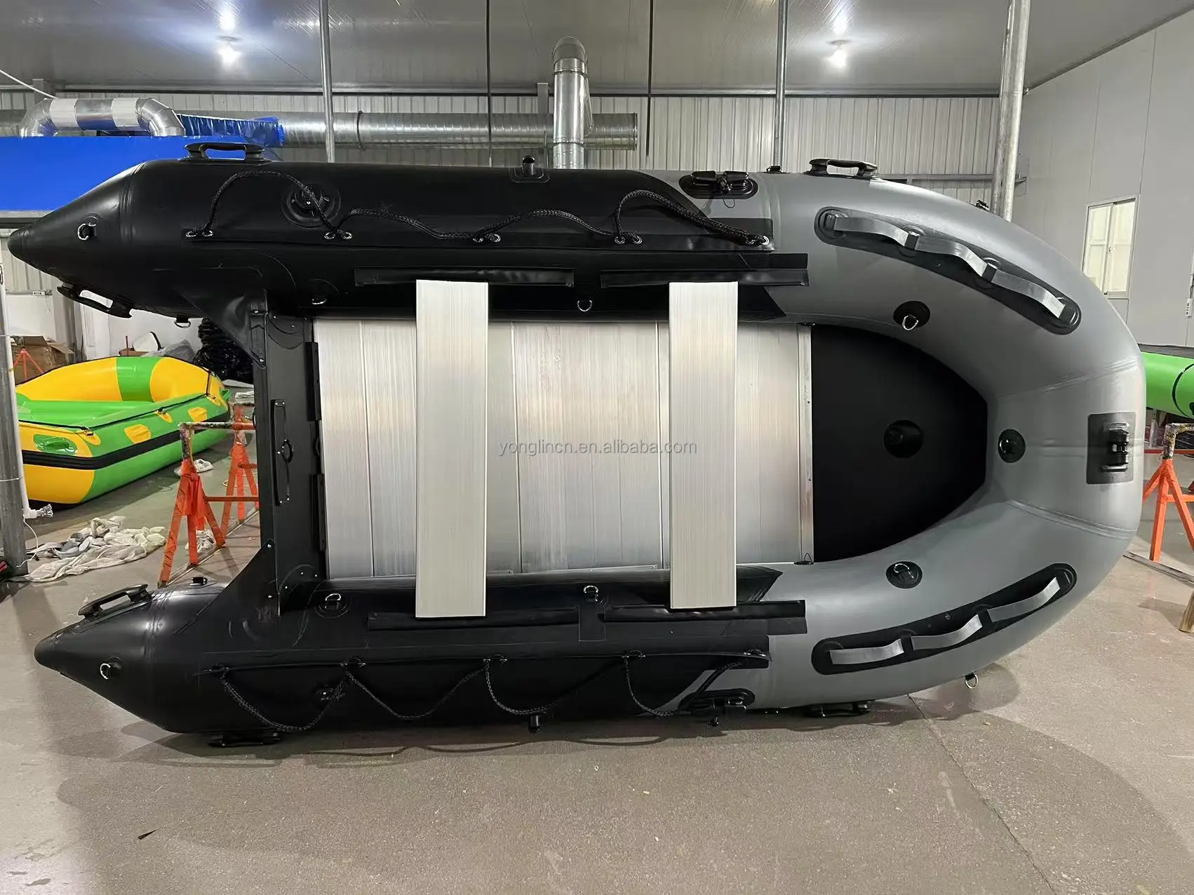 Factory PVC Inflatable Boat, 4-Person Folding Sport Boat For Fishing, Camping And Beach