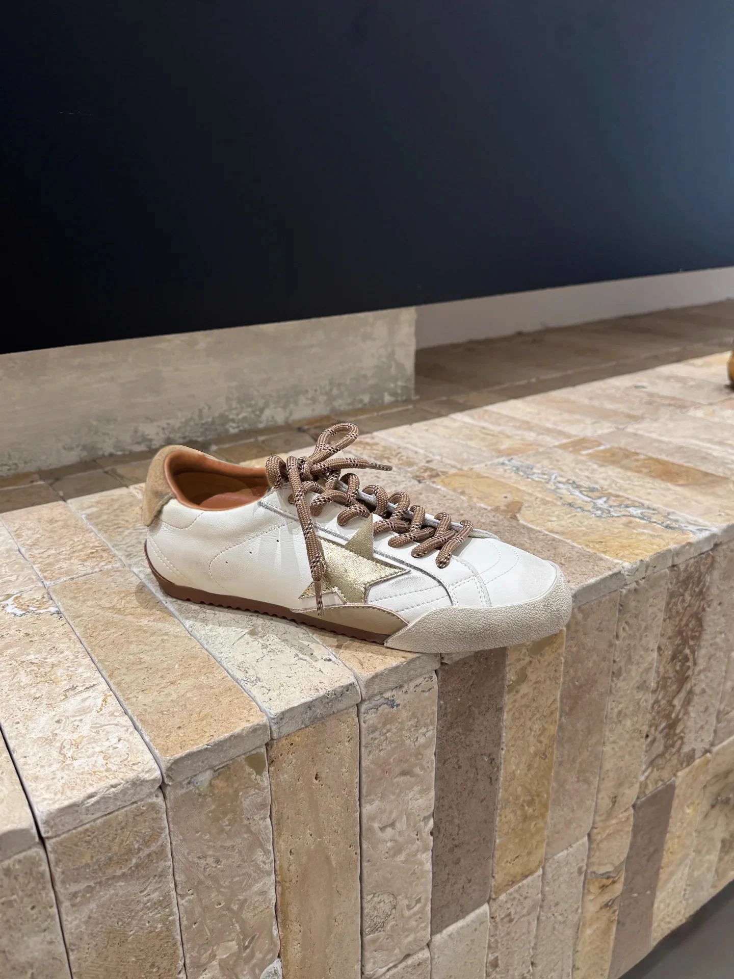 

Новые женские повседневные спортивные кроссовки 2025 года из винтажной кожи, белые, модные, в стиле Star Little Dir