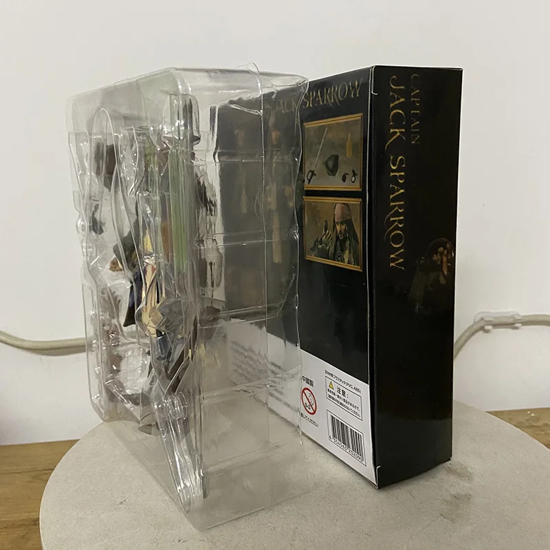 SHFiguats قراصنة الكاريبي الكابتن جاك سبارو عمل الشكل أنيمي تحصيل لعبة مجسمة لهدية عيد الميلاد