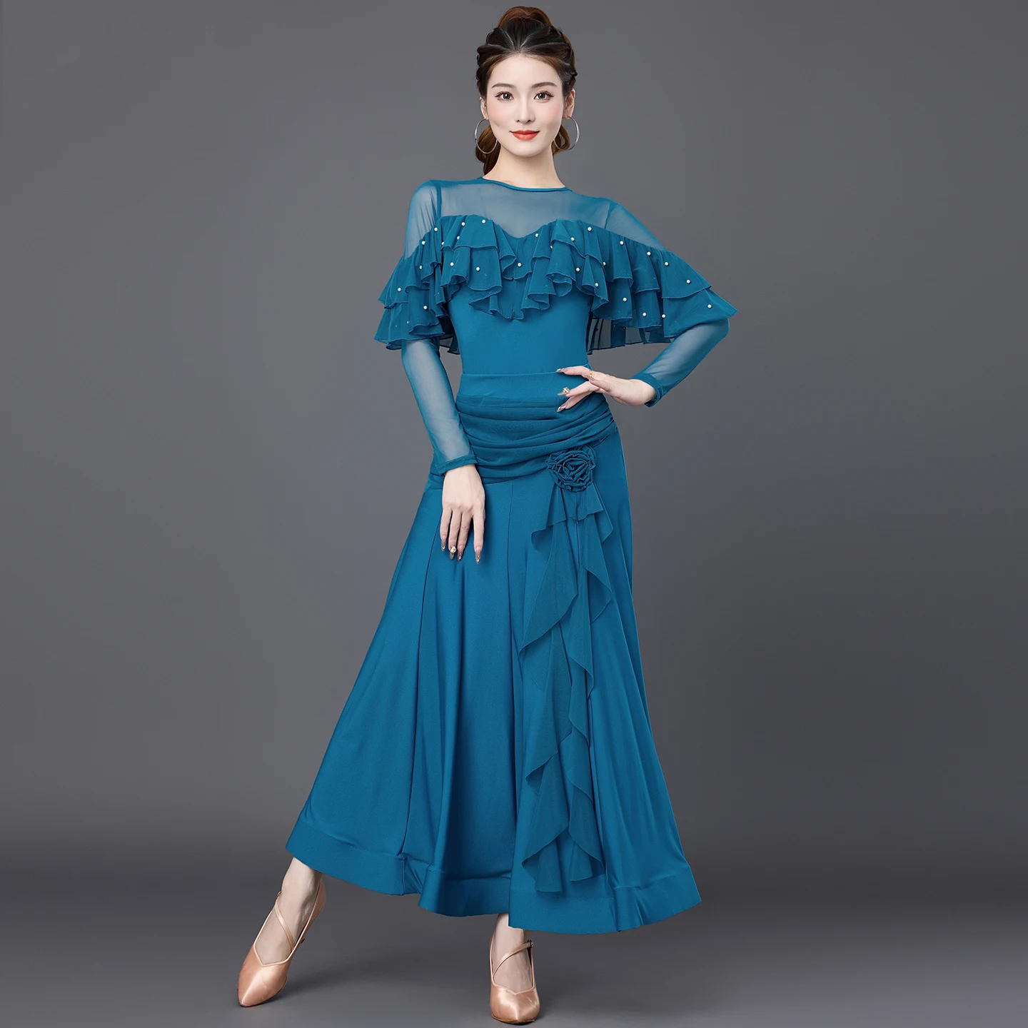 2025 Concorso di danza da sala Abbigliamento per le donne Maniche lunghe Grande Swing Skrits Vestito Valzer Danza moderna Performance Wear XH3808