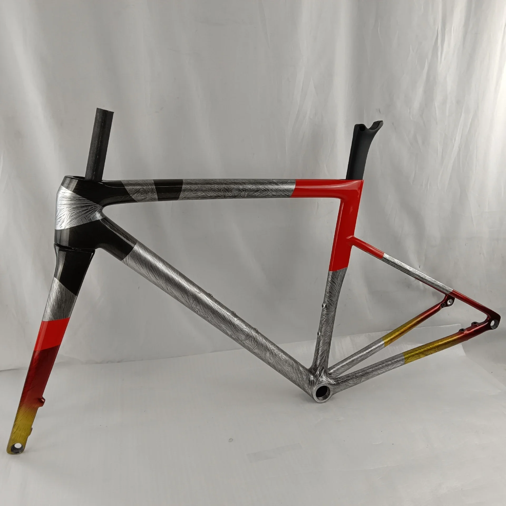

Lightning Sl8 Carbon Fiber Frame, Carbon Fiber Road Bike Frame, T1000 Carbon Fabric Customization