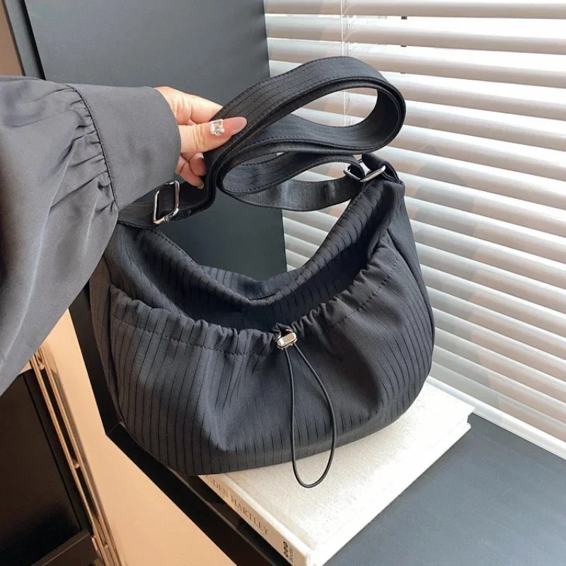 Borsa a tracolla da donna in Nylon Casual solido 2024 nuova borsa a tracolla alla moda semplice borsa da donna di grande capacità Bolsas De Mujer