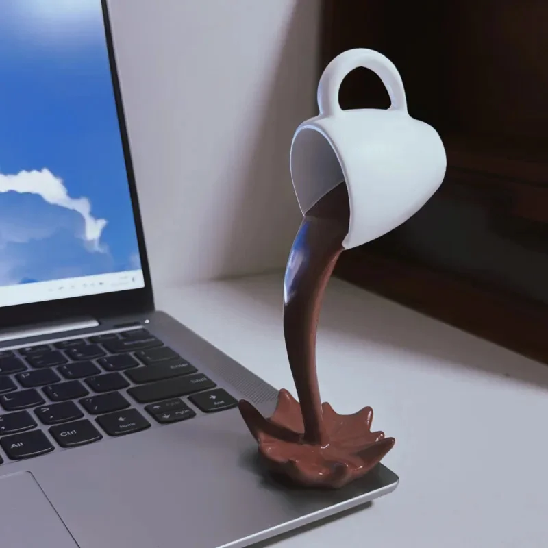 Floating Spilling Coffee Cup Sculpture Pouring Splash Creative Desktop Decor Spilling Magic Pouring Liquid Splash Coffee Mug