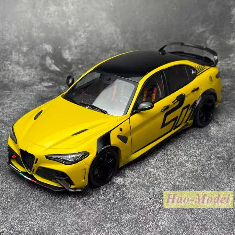 Solido 1/18 For Giulia GTA M Alloy Metal Diecast Model Car Ornaments Toys Boys Birthday Gifts Hobby Display Collection Yellow