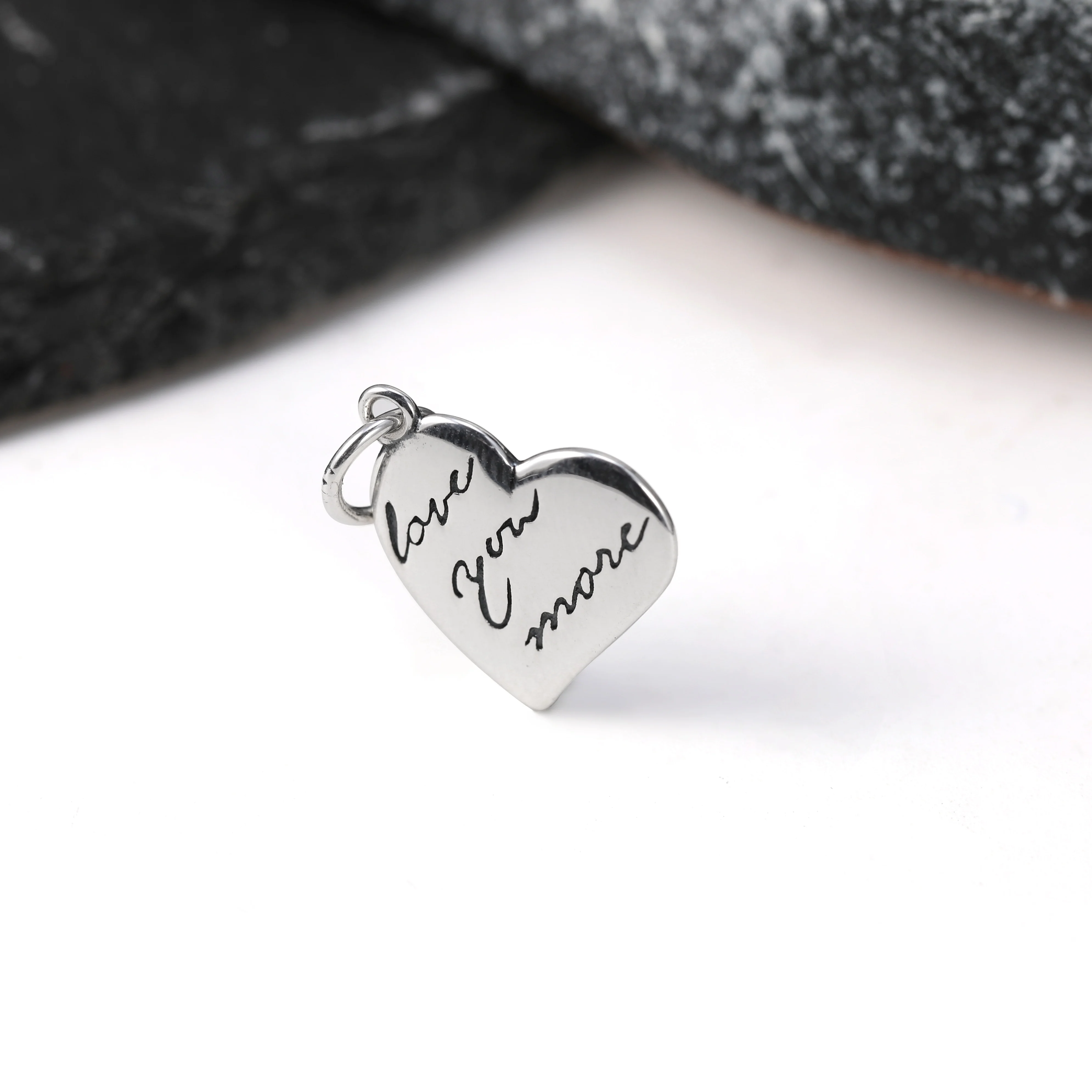 

DJ257 genuine 925 sterling silver fashionable and exquisite keychain accessory "Love you even more" pendant