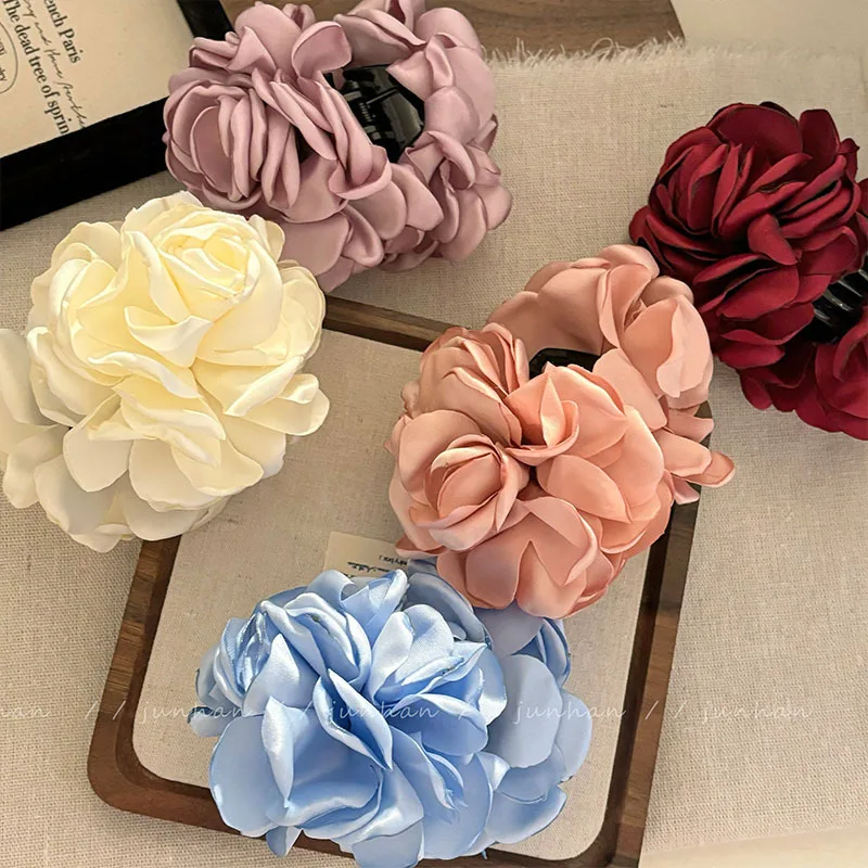 

Fashion Satin Rose Flower Large Hair Claw Clip for Women 2024 Spring Summer Trendy Design Korean Colored Hairpin Headdress