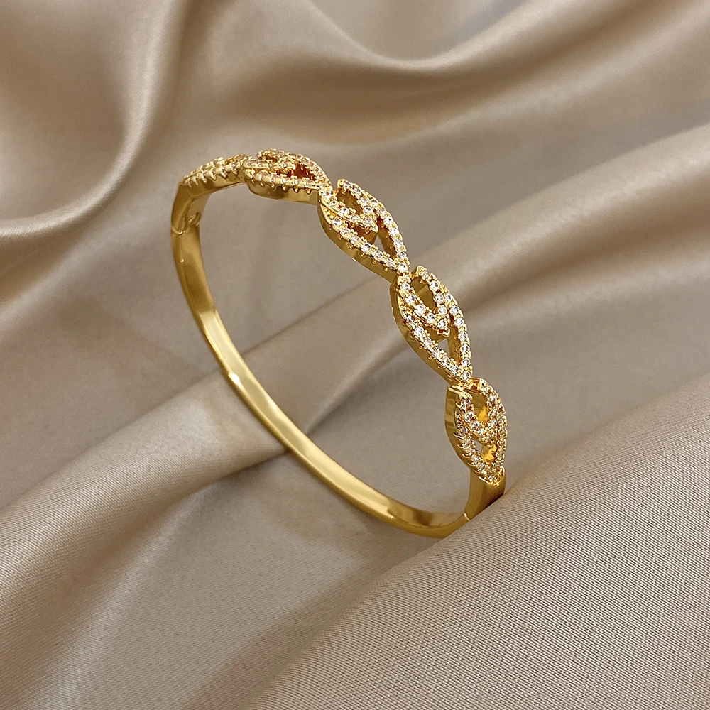 

Freetry Luxury Gold Plated Bracelet Inlaid Zircon Cuff Bracelets For Women Vintage Hollow Out Geometric Spring Bangle Lady Gift