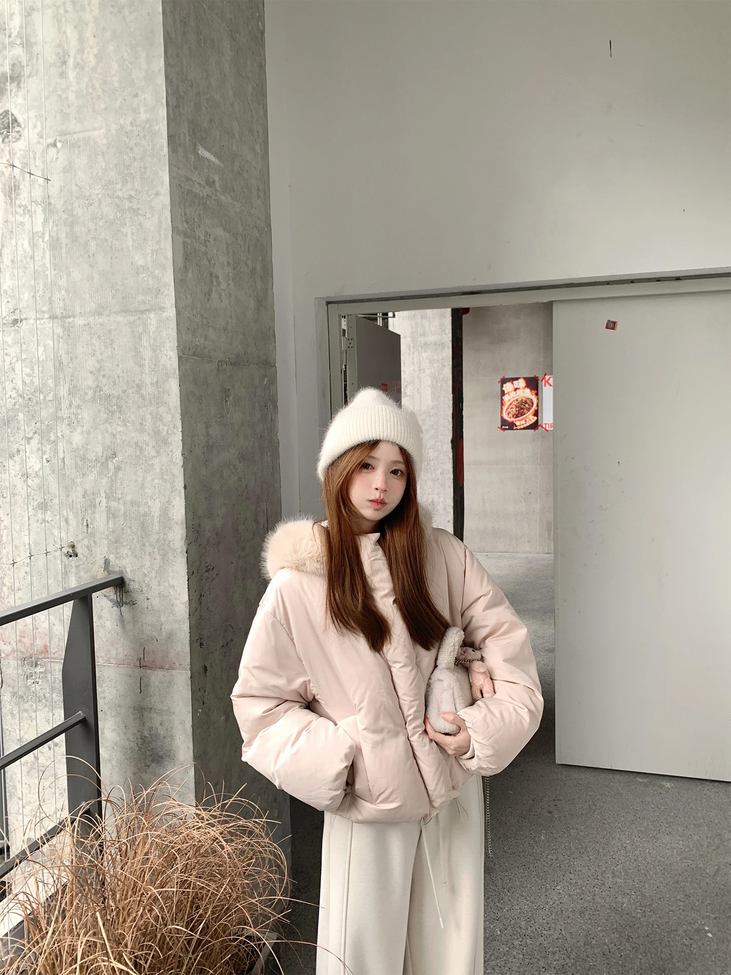 

Warm Short Women's down Jacket Zzhen 2026 New Style Parisian Bread Style Fur Collar Coat White Duck down Regular Sleeve Length