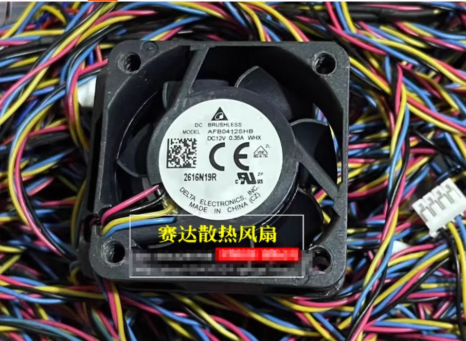 

Delta Electronics AFB0412SHB WHX DC 12 В 0,35 А 40x40x15 мм 4-проводной охлаждающий вентилятор для сервера
