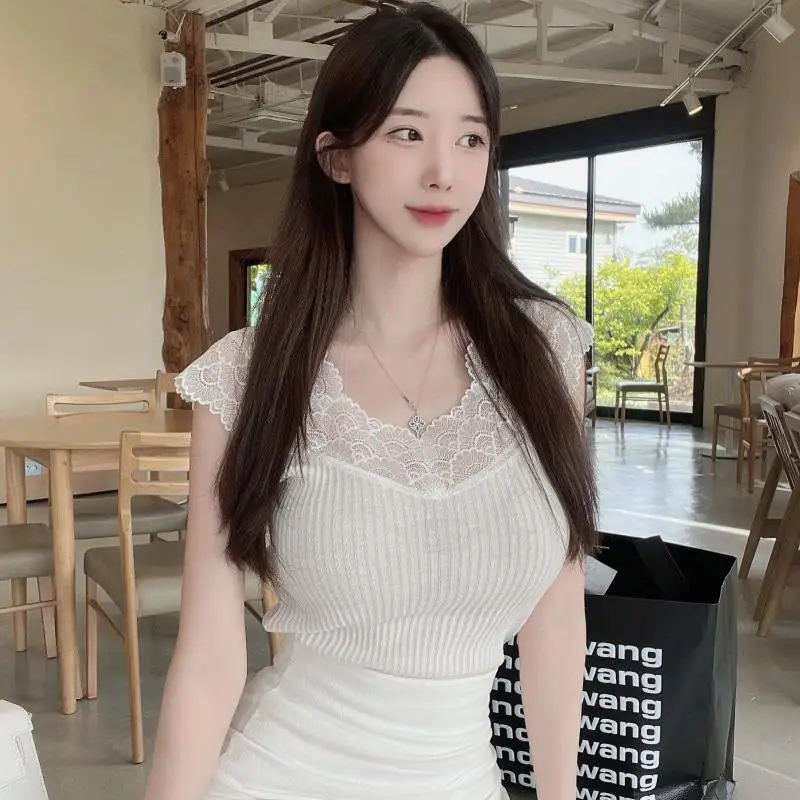 Ele Women's Lace Splice Slim Fit ort Sve T-irt Sexy Clavicle Exposure V-ne Commute Sle Classic Pattern Summer