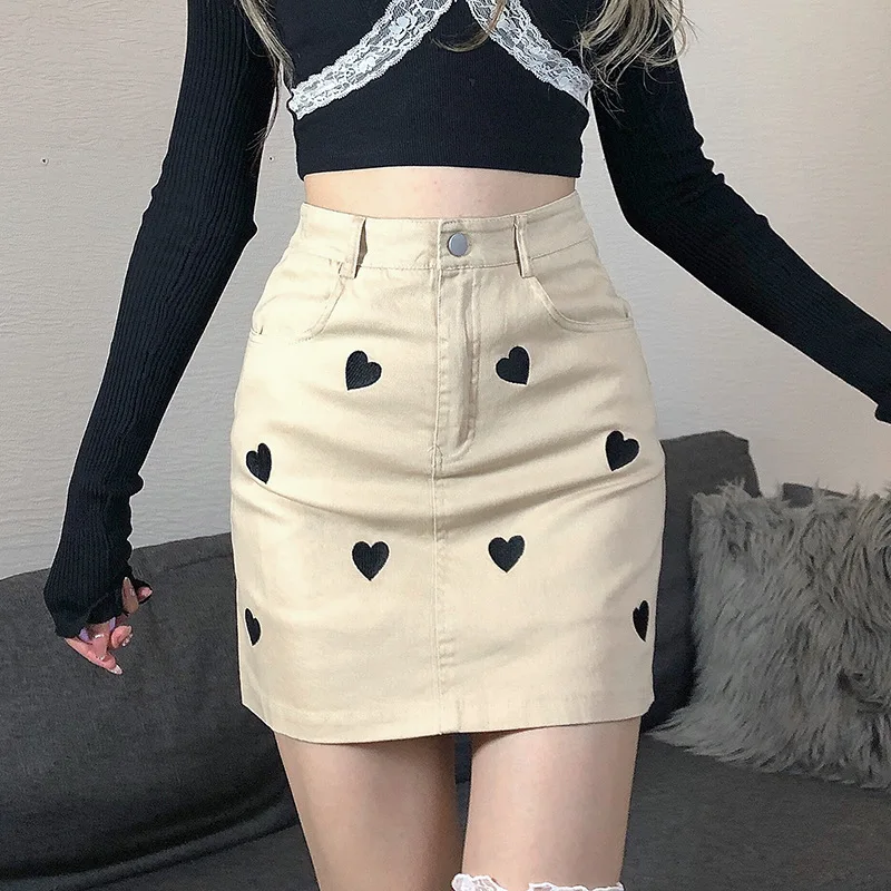 Summer 2024 New A-line Love Thorn Embroidery Heart-shaped  Plus High Waist Gentle Retro Wild Elegant Hot Retro Chic Mini Skirt