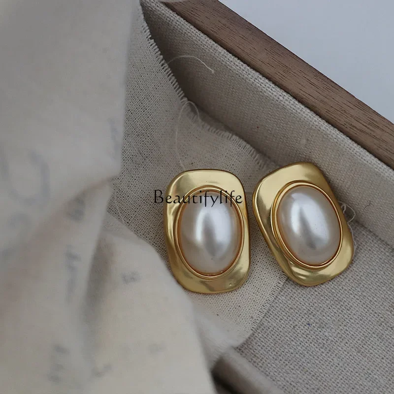 Pearl earrings 2022 new trendy stud earrings women's niche high-end French light luxury earrings