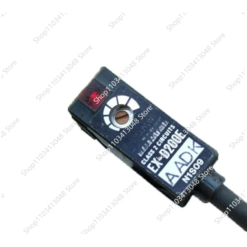 

Ultra-miniature photoelectric sensor EX-D200E Amplifier built in Detection distance 200mm Diffuse - reflection new original
