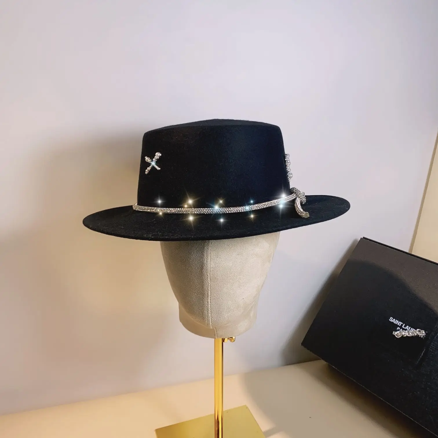 Spring and Autumn Street Pearl RB Rhinestone Jazz Hat Vintage Elegant European Station High-end Wool Flat Top Hat