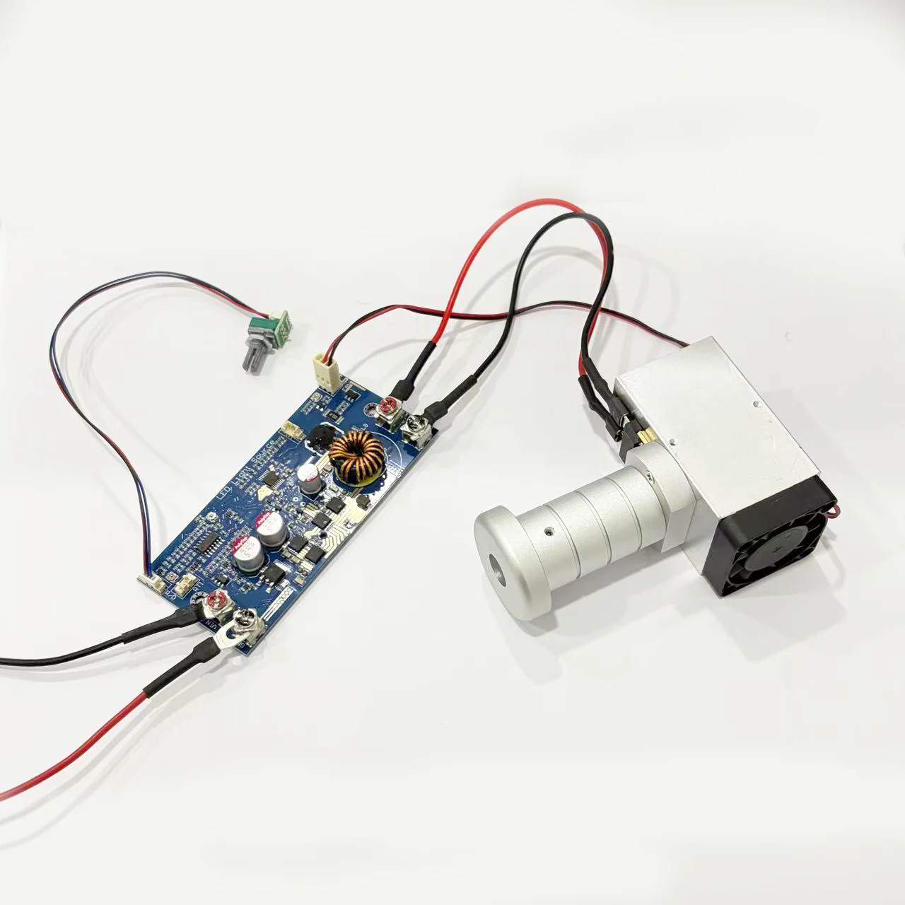 Source de lumière d'endoscopie médicale 80W, haute luminosité 7000K, accessoires de caméra pour contrôle PWM de la lumière pour Lapraoscope ORL