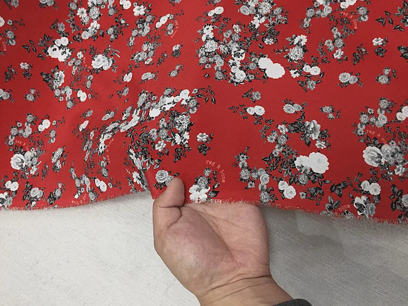 1 meter 100% Mulberry Silk 19 momme Crepe Silk Fabric Red with Floral Printed 114cm 44