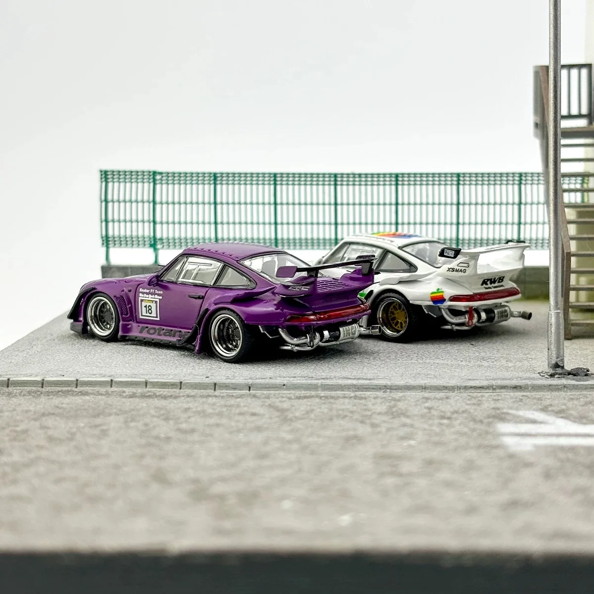 SW StreetWeapon 1:64 RWB 993-Rotana-race track Special Edition Model ze stopu