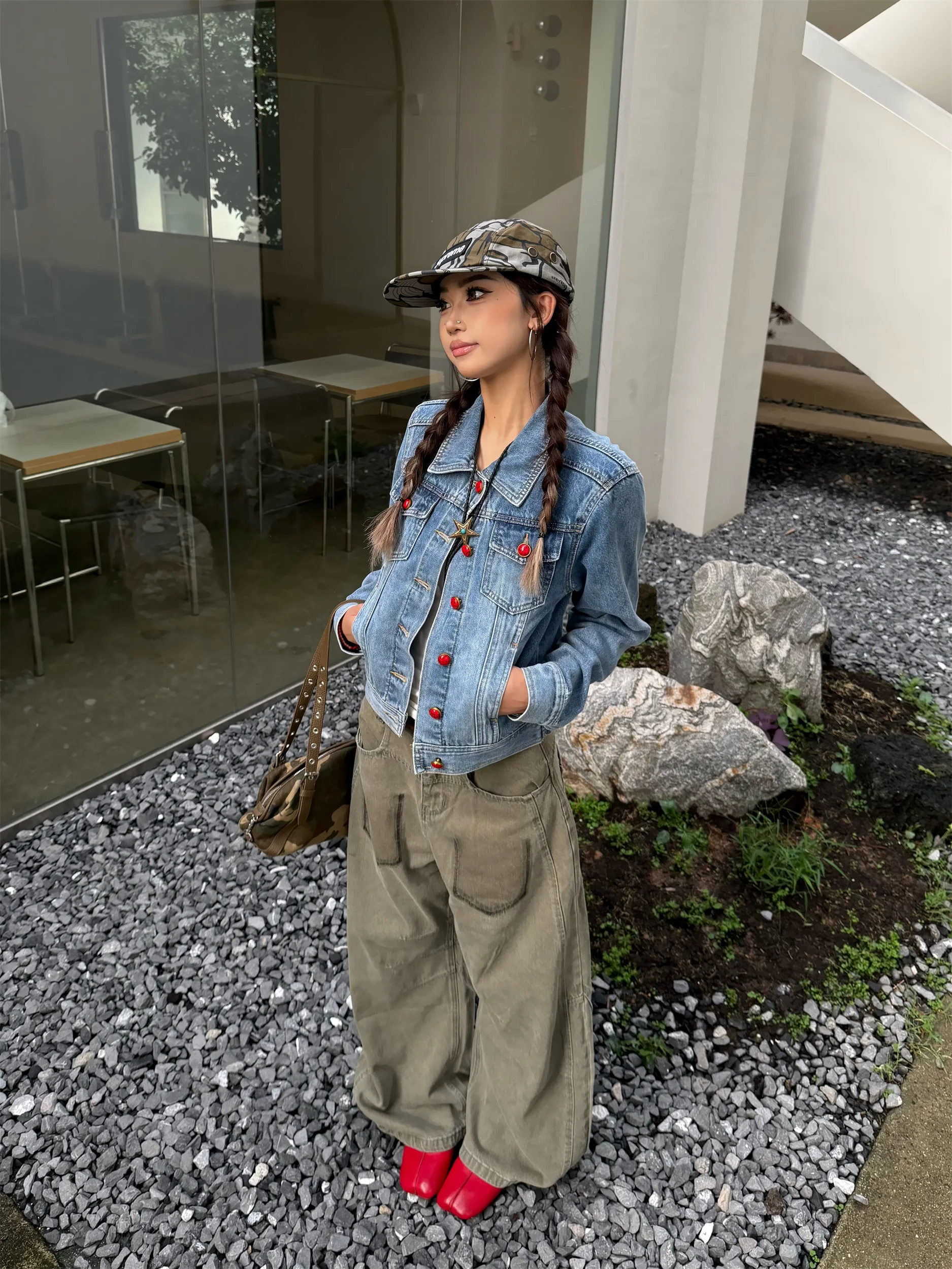 

Retro American Sle Faded Denim Jaet Women's Slim Fit oulder Design Dirtied Button Sensation Casual ort Coat