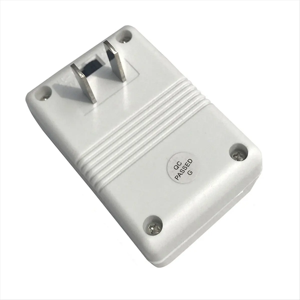 DTDT hot-70W Step Up or Down Voltage Converter Transformer 110V/120V to 220V/240V Dual Channel Voltage Converter Adapter EU Plug view 2