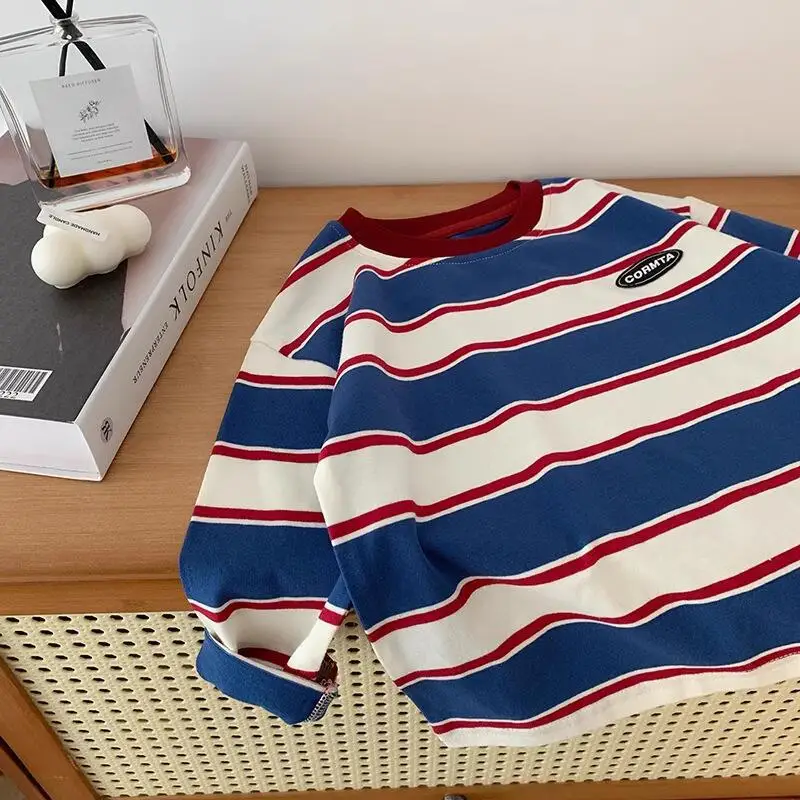 2025 Sudadera a rayas con estilo para niños, cómoda camiseta de manga larga para primavera y otoño, camisa informal de capa base