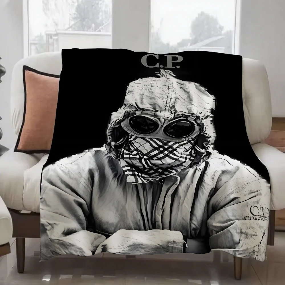 

Paul Mask C-CP Male Suitable P P Blanket Design Lightweight Throw Blanket For Dorms, Naps, Living Room, Office,Sofa,All-Season