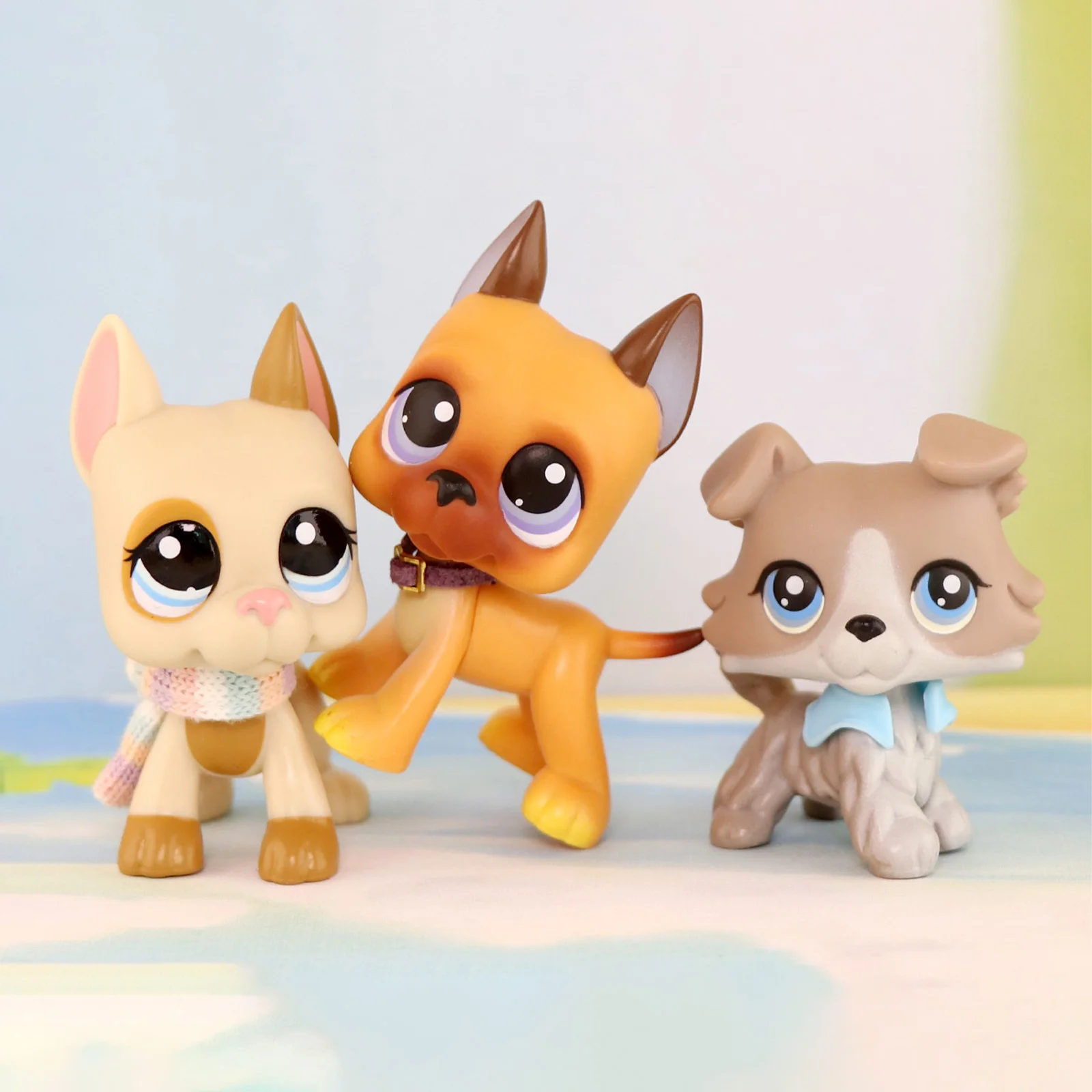 

LPS Minilpsshop Pet Shop Great Dane Wear a Scarf Accessories and Collie Wearing a Shawl Children's Toys Gifts for Boys and Girls