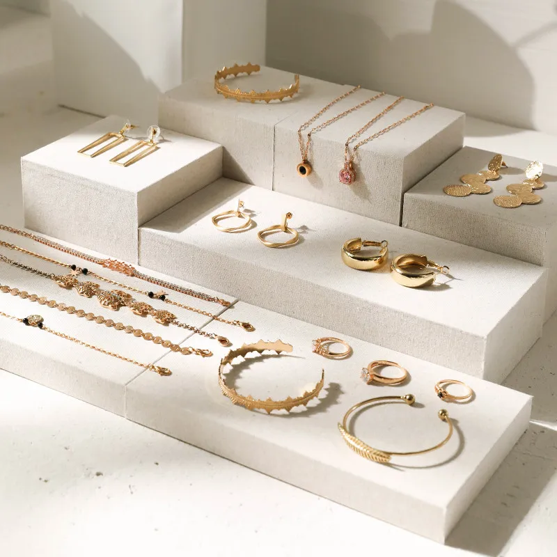 Linen Jewelry Display Stand & Tray Multifunctional Organizer for Earrings Rings Beaded Bracelets Bracelets Home Retail Photograp