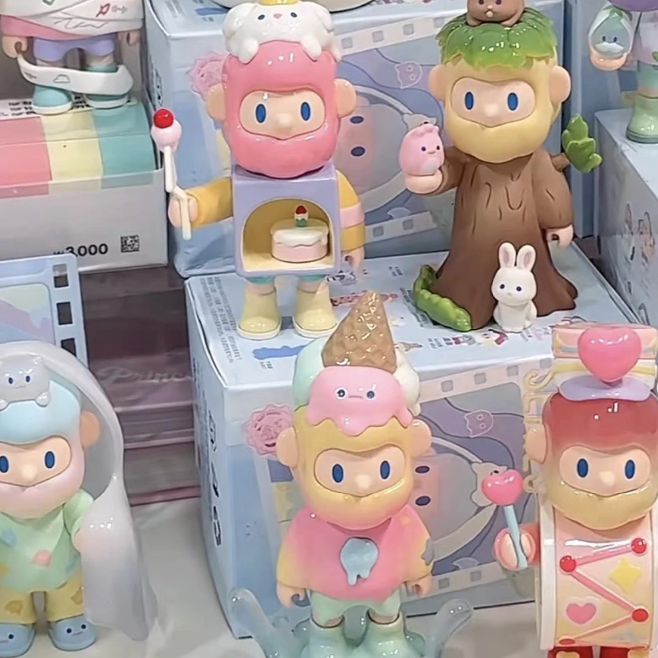 

Authentic Farmer Bob Flash Back Series Trendy Blind Box Toy Collectible Mystery Action Figure Anime Style Finding Unicorn