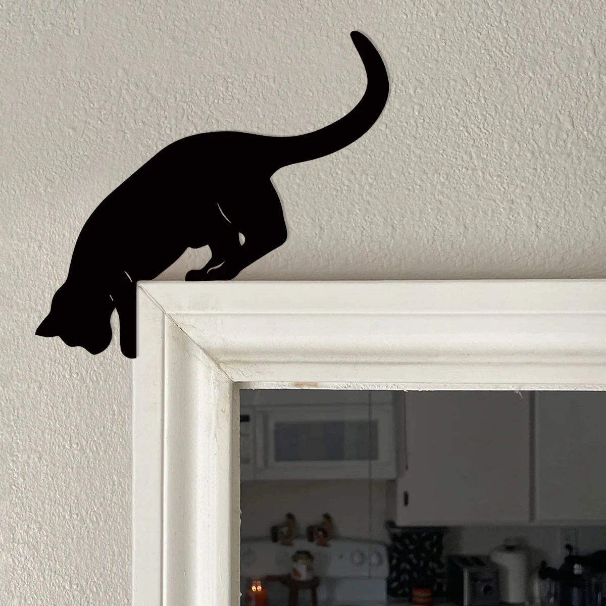 Cat Looking Down Door Topper Decoration – Wooden Over Door, Lintel and Signs Ideal for Kitchen Organization, Rustic Home Decor