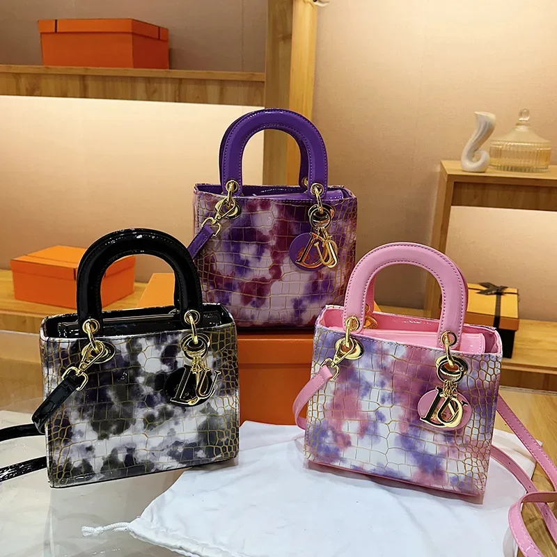 

2025 New European and American Fashion Crocodile Pattern Women's Portable Shoulder Crossbody Princess Diana Bag
