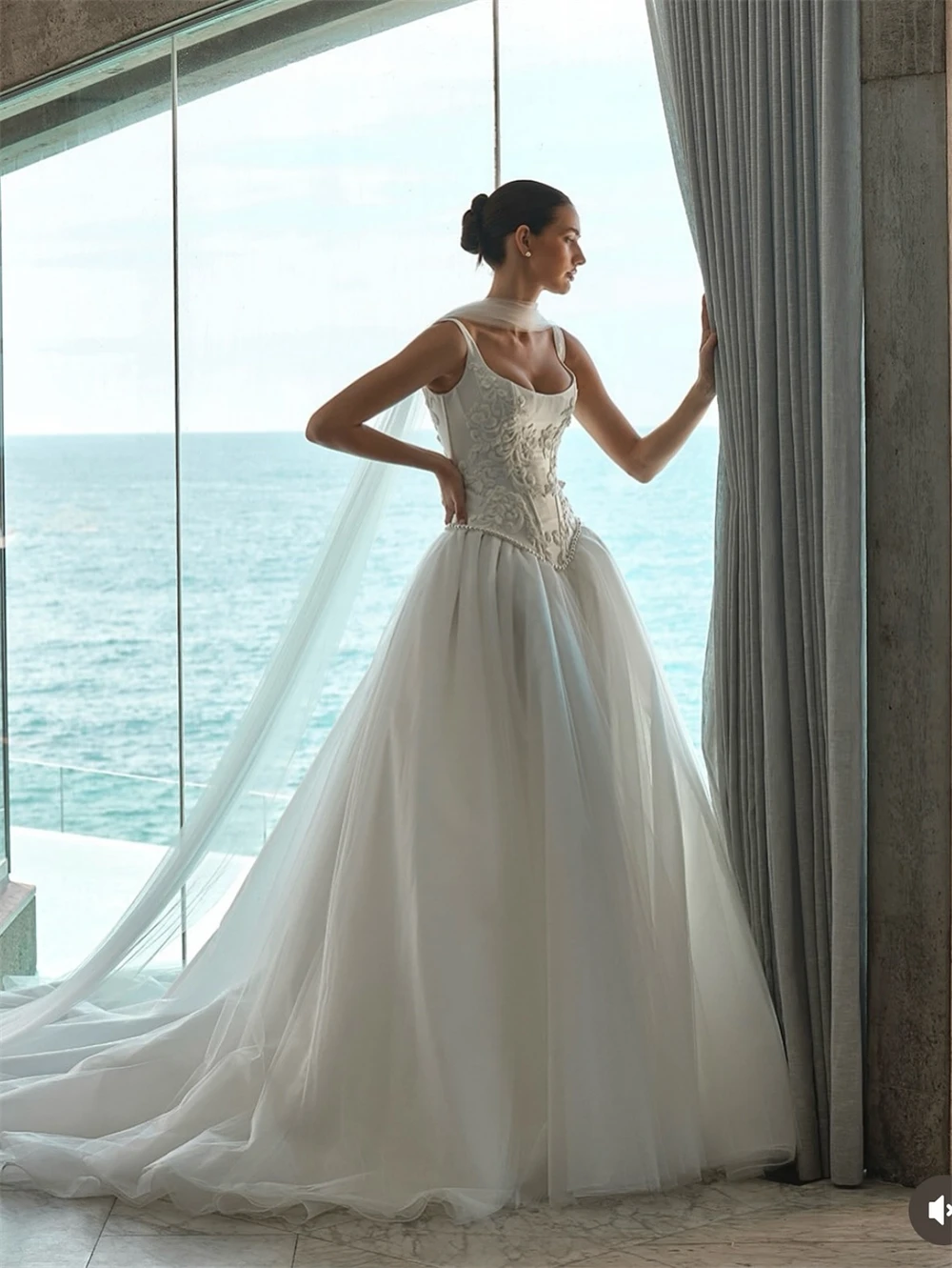 

Customized Elegant White Organza Wedding Dress Dreamy Spaghetti Straps Sleeveless Bridal Gowns Sexy A-Line Pearls Robe de mariée