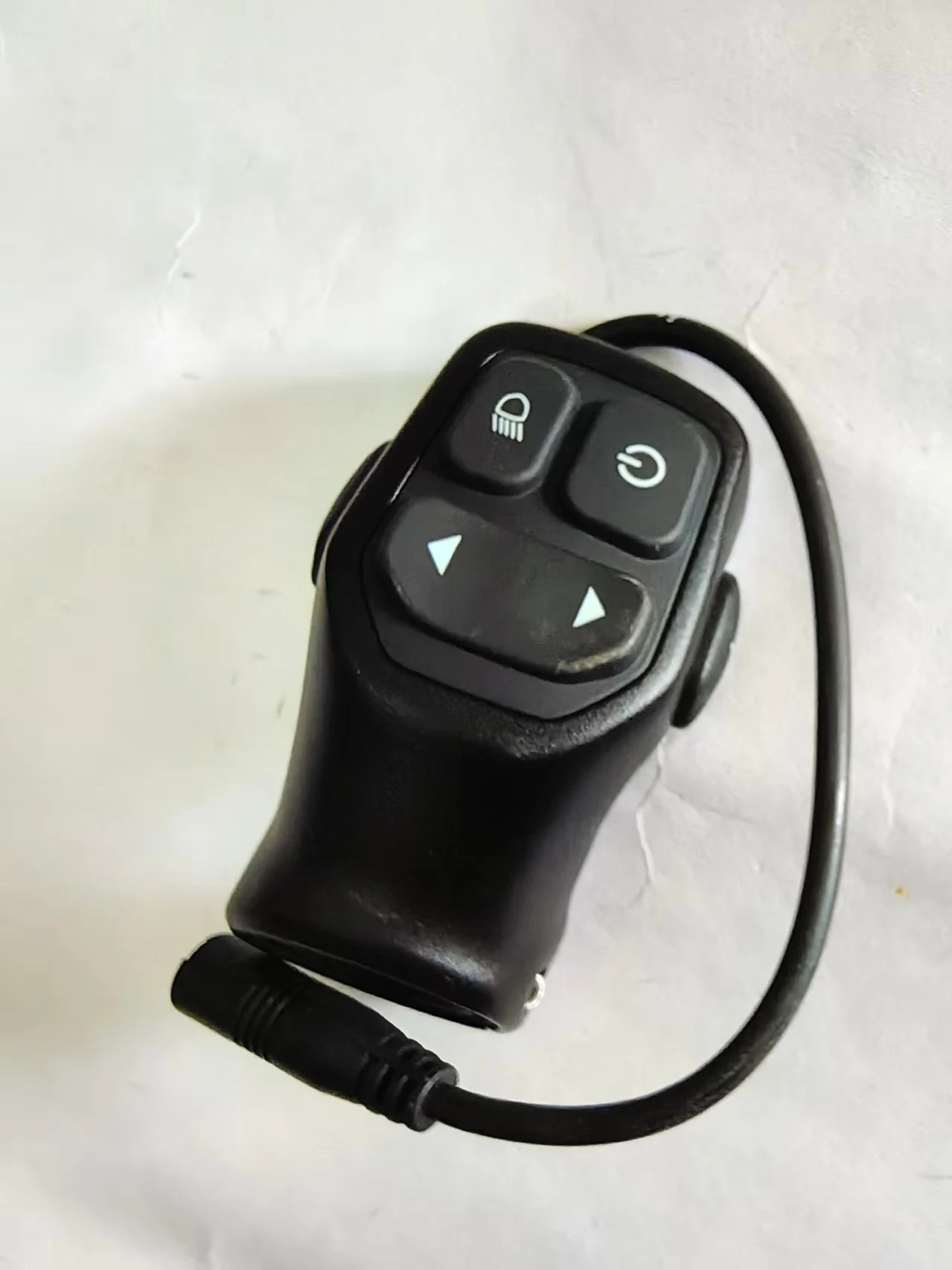 

Giant E-bike Liv Vall E+ Pro XTC Mid-Drive MTB Control Switch power button