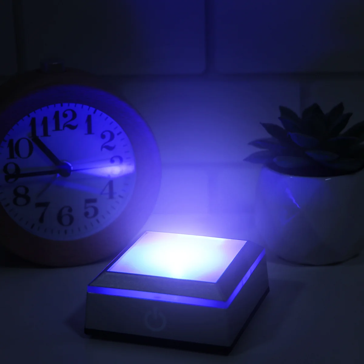 

1Pcs 3D Crystal LED Light Base Colorful Lighting Modes Touch Switch Display Stand for Acrylic Glass Sculpture Jewelry Bottle