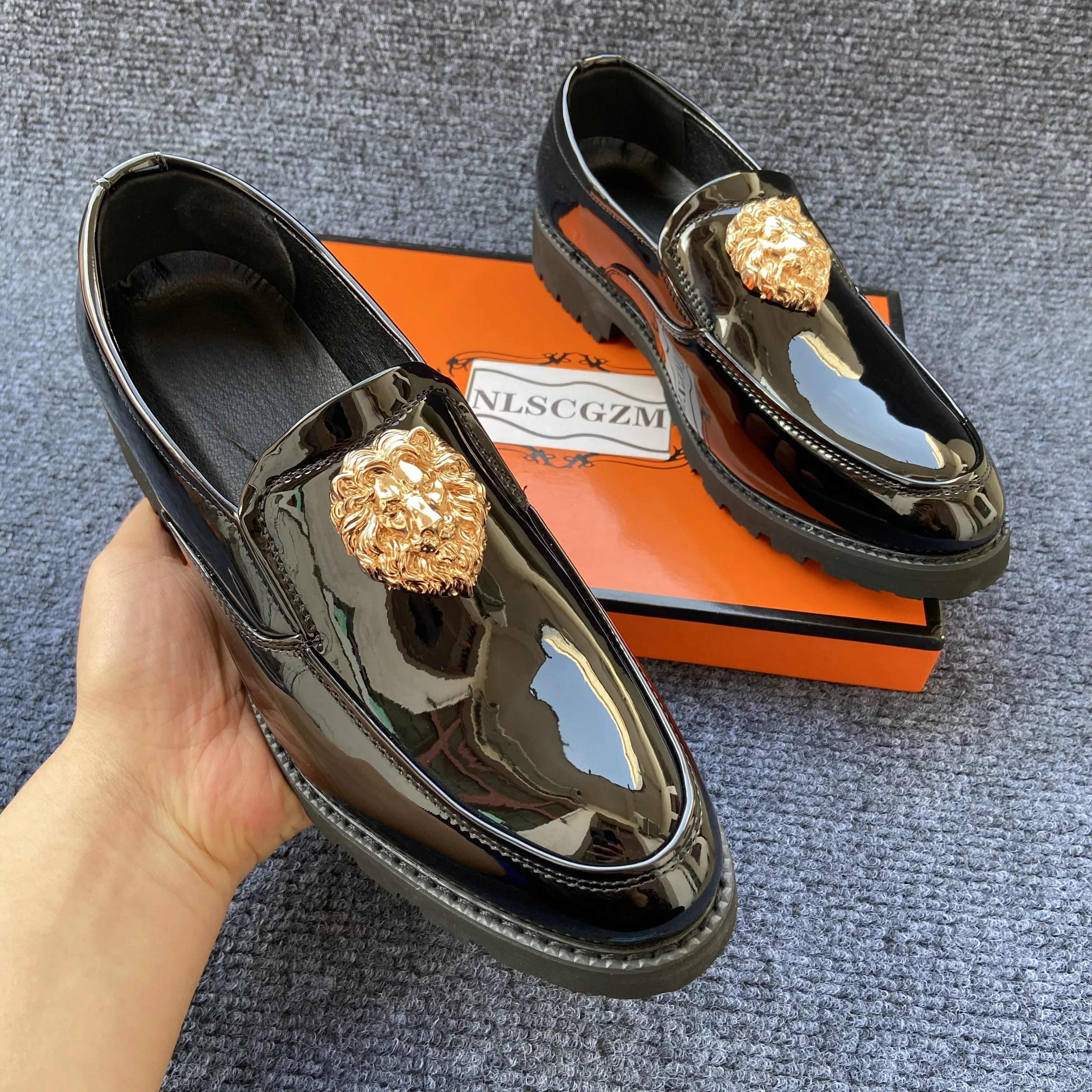 براءات الاختراع أحذية جلدية بدون كعب للرجال فستان أحذية فاخرة للرجل العلامة التجارية الرسمية أحذية رجالية حفلة موسيقية الأعمال عادية chaussure أوم