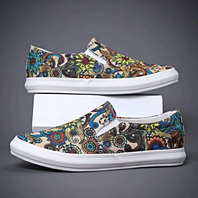 New Shoes for Men Canvas Casual Shoes Spring Trend Flower Print Flat Skateboard Shoes Youth Street Cool Slip-on Loafers