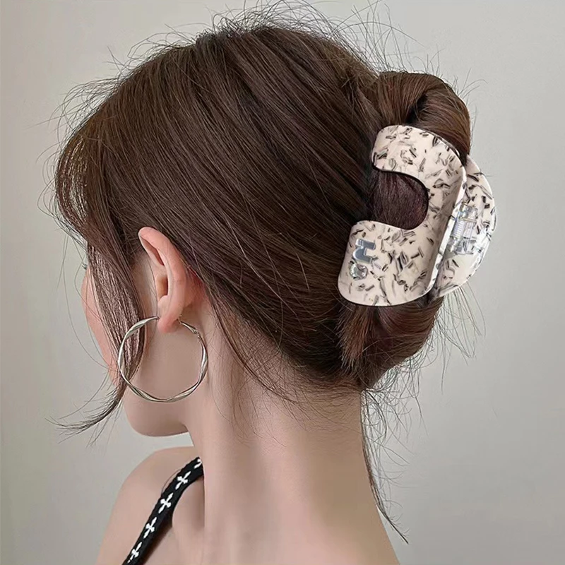 

Solid Color Acetate Arched Shape Big Hair Claw Clip For Women Girls Fashion Geometric Shark Barrettes Hairpin Hair Accessories