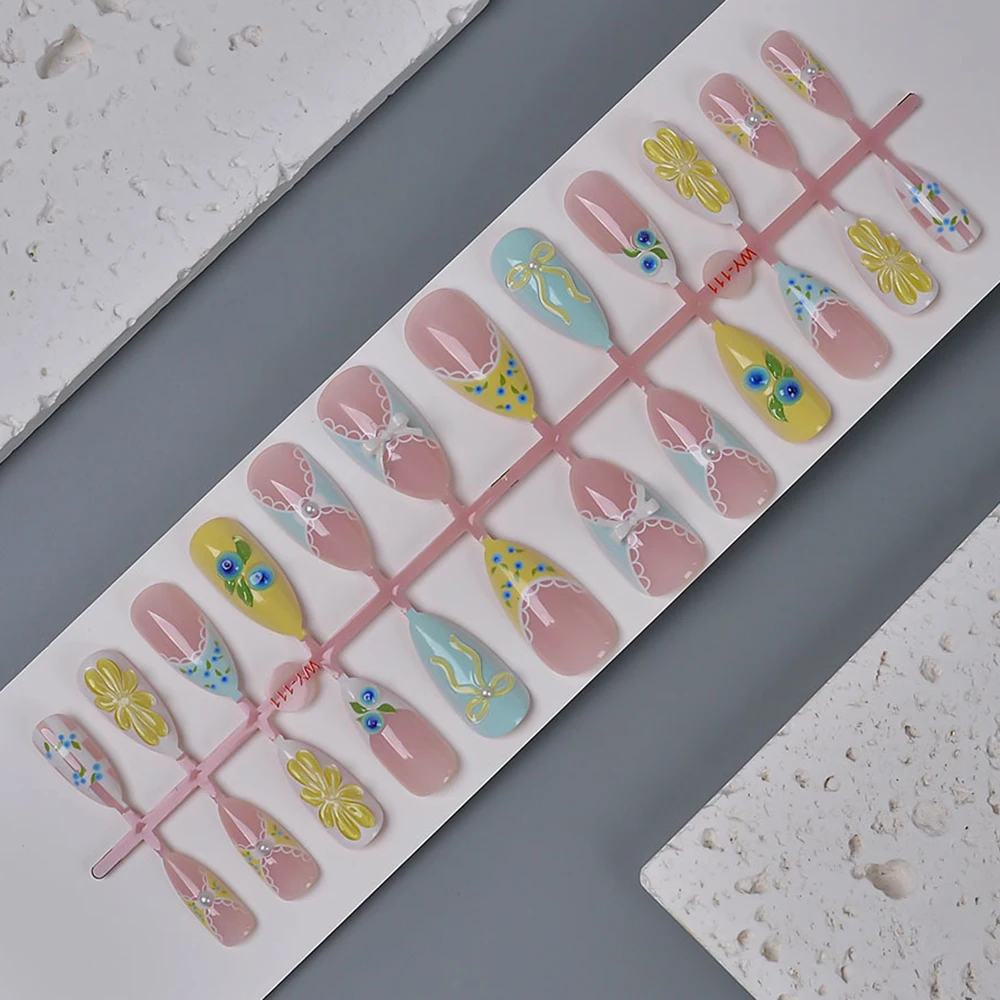 24 Stück Blaubeer-French-Tip-Press-On-Nägel, kurze Mandelform, 3D-Zitronenschleife, künstliche Nägel, wiederverwendbar, Acryl, künstliche Nägel mit Frucht-Motiv, DIY – Detail 4