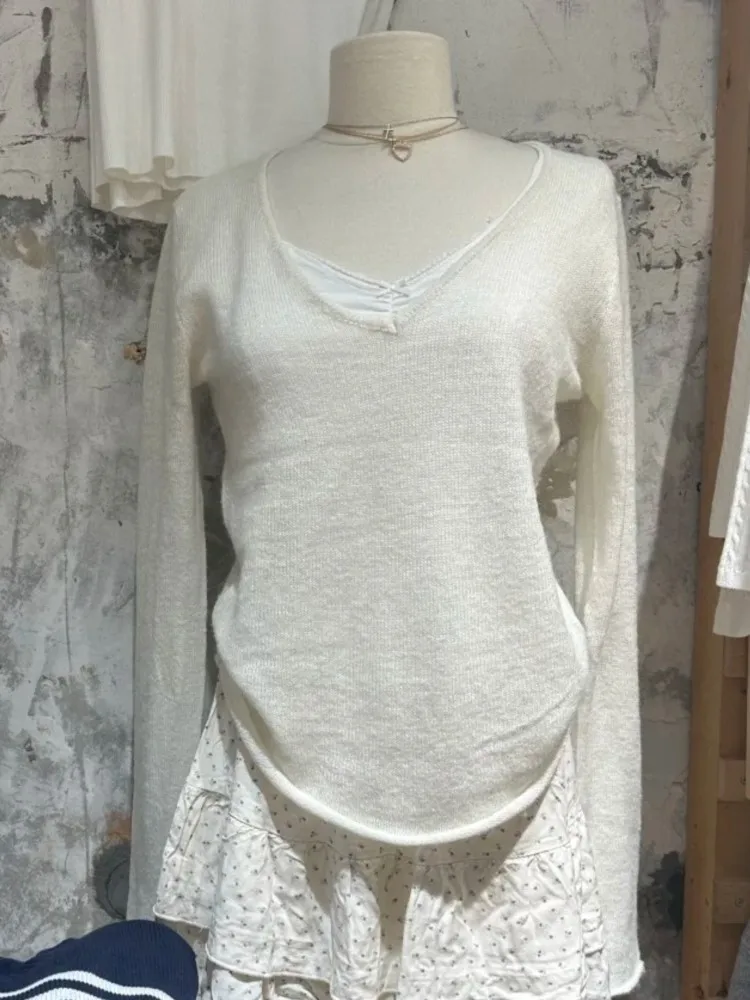 

Beige Knit V-neck Long Sleeve Tees Women Autumn New Cotton Slim Chic Raw Hem Simple Tops Female Sweet Vintage Basic Y2K T-shirts