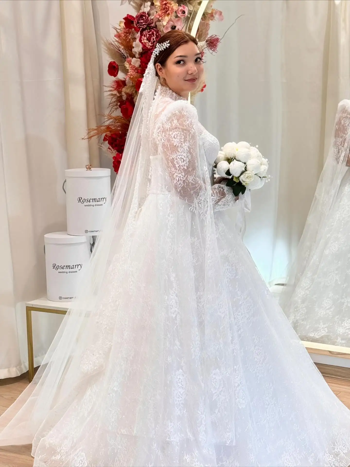 Customized Crafted Ball Gown Lace Wedding Dress V Neck Long Sleeve Civil Bridal Gown Front Button Elopement Wedding Dresses