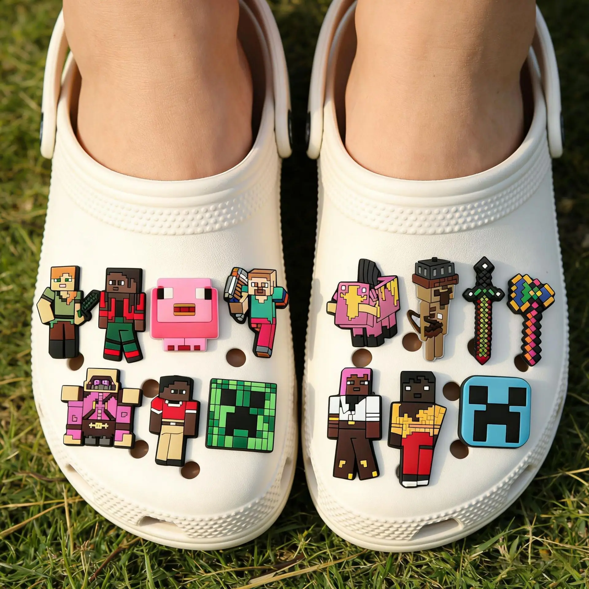 31pcs New Popular Game Cartoon My World DIY Accessories PVC Praise Shoe Charmas Clow for Clogs Slides Gift Idea Easy to Install