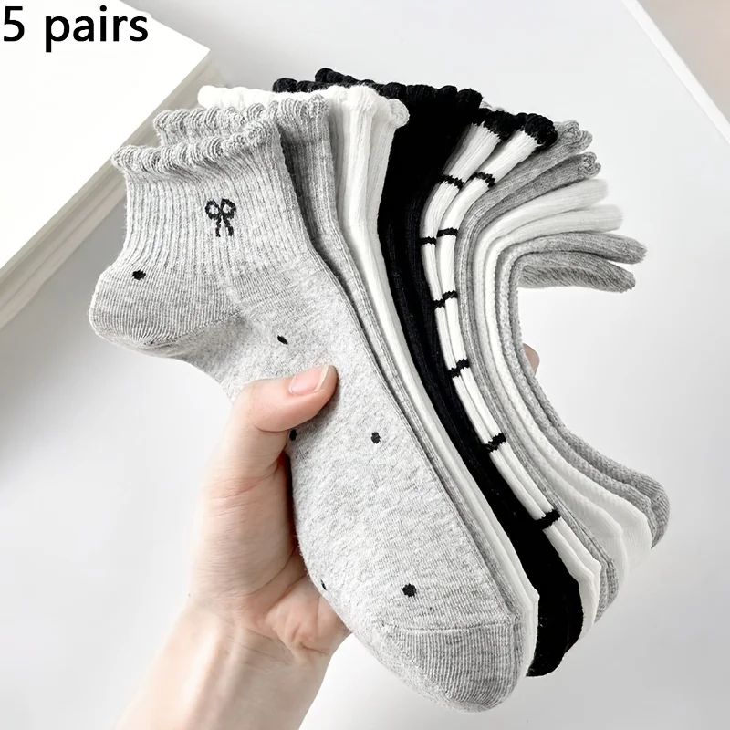 5 Paar niedliche, atmungsaktive, gestreifte, mit Schmetterlingsschleifen und Punktmuster versehene, kurze, unsichtbare Socken für Damen, geeignet für den täglichen Gebrauch