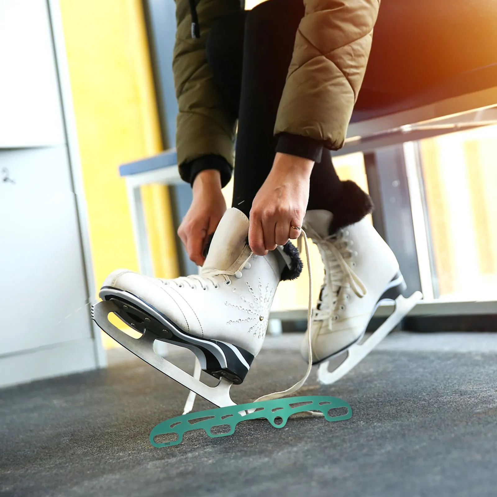 

Комплект универсальных сменных лезвий для роликовых и ледовых коньков: точность и стабильность для хоккея и фигурного катания