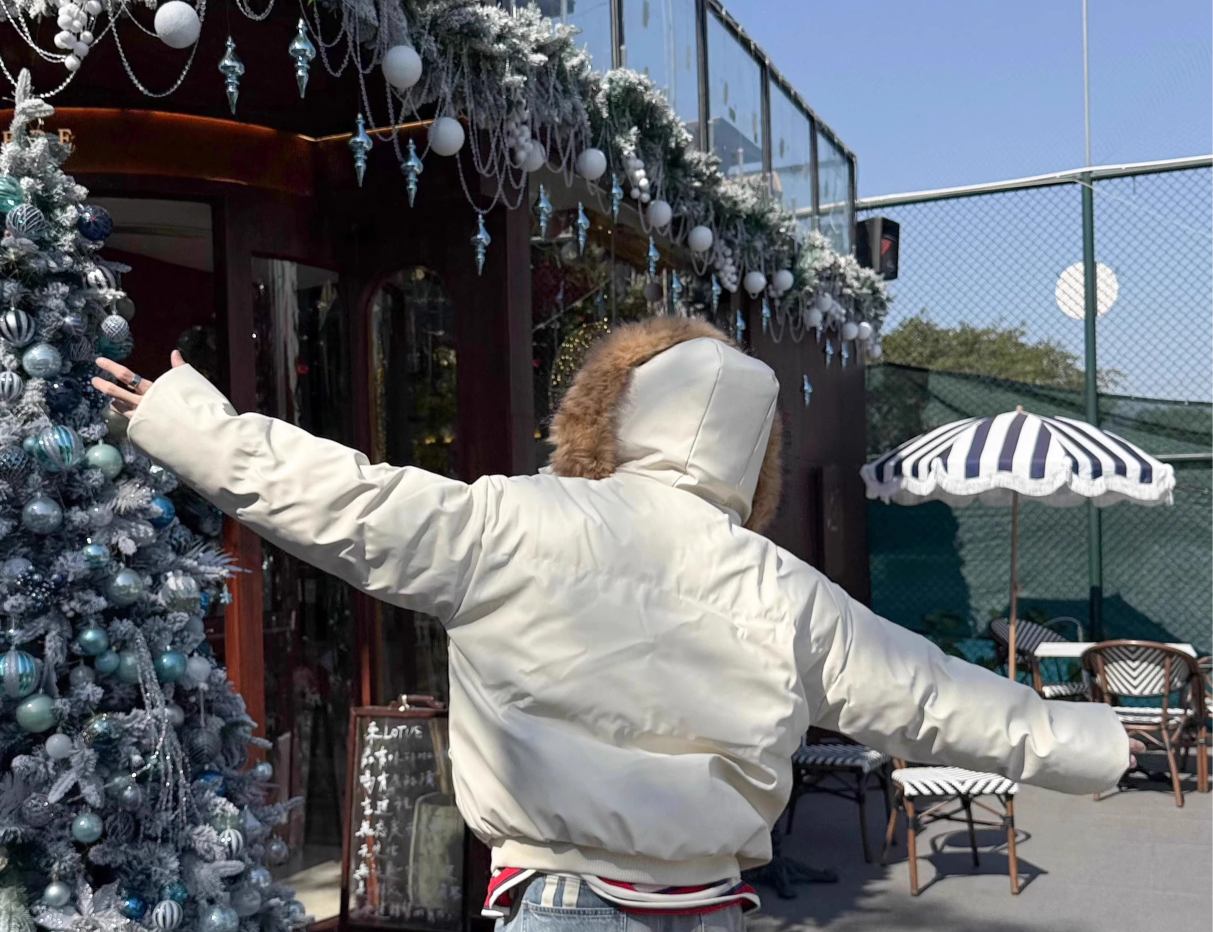 Men Women 2025 Autumn New Large Faux Fur Collar American Style Loose Comfort Chic Jackets Simple Couple Solid Color Warm Parkas