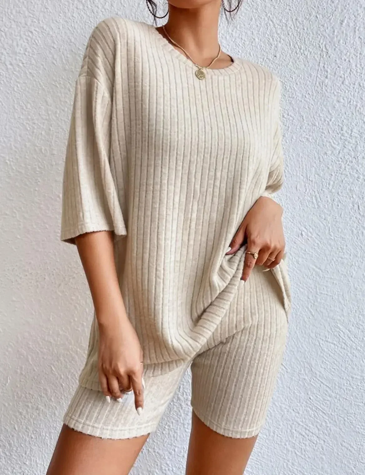 Women Short Sets Two Piece Three Quarter Sleeve Round Neck Elastic Waist Pullover Solid Color Loose Fit Casual Striped