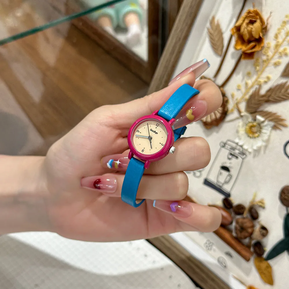 

Thisnewwatchiscuteandcompacta stylish roundwatch perfect for students and a fashionable quartz wristwatch a great gift for women