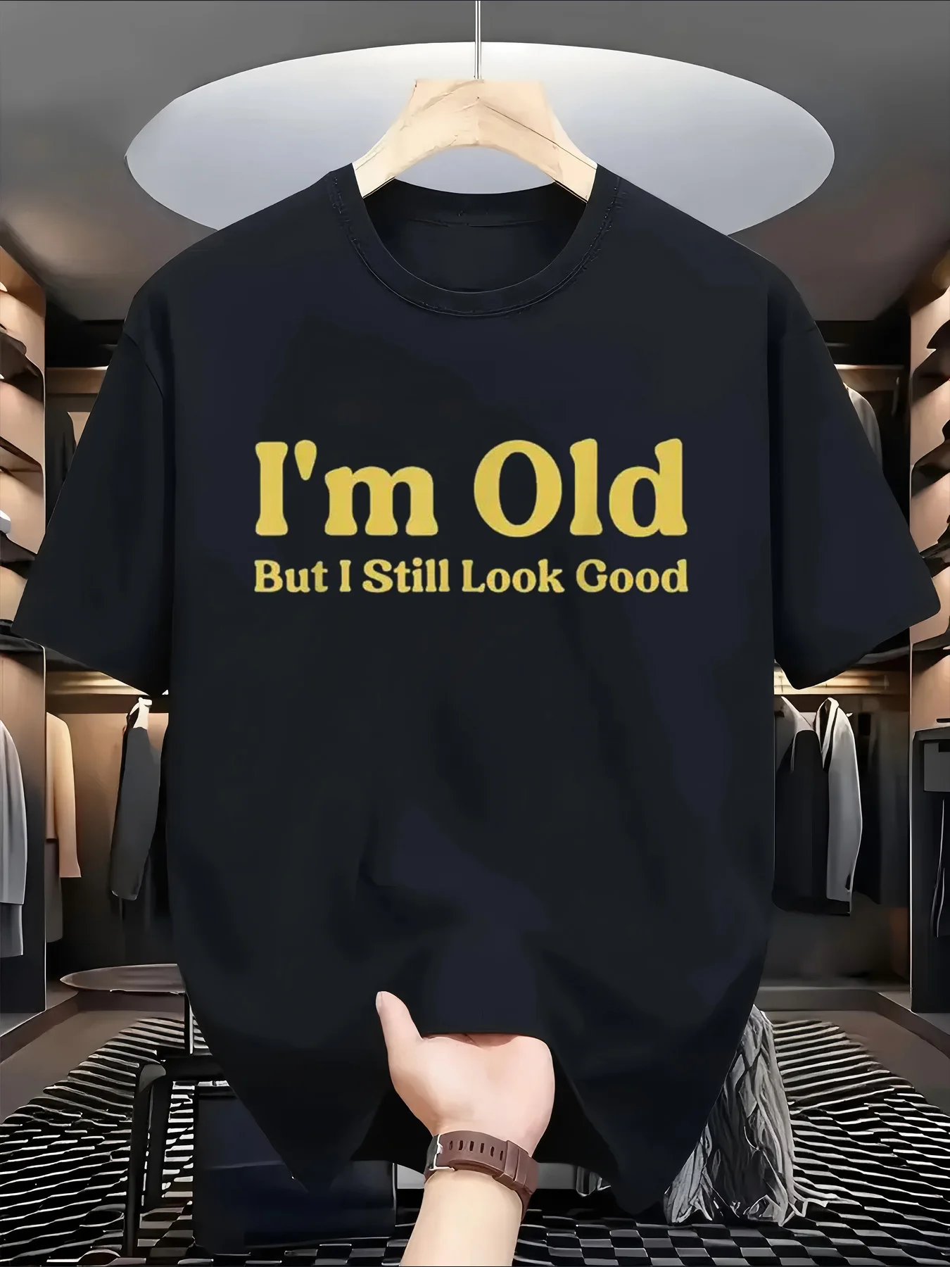 [Black T-Shirt Golden] Plus Size, I'M Getting Older, But I Still Look Good. Black T-Shirt with Golden Lettering, Casual And Stylish Design, Very Suitable for Everyday Wear, a Unique T-Shirt