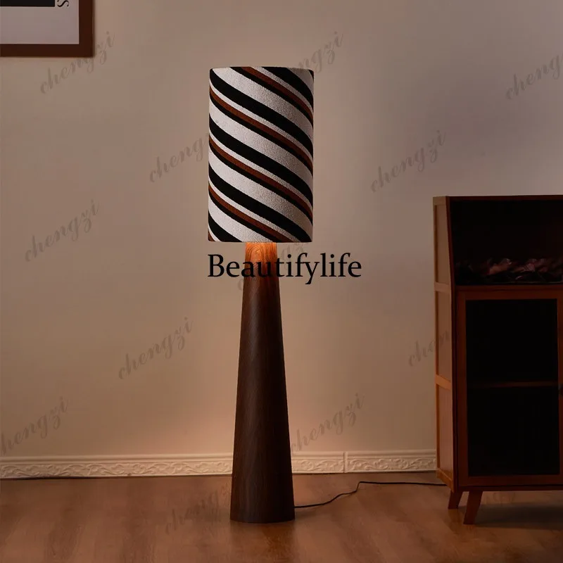 High-end fashion living room floor lamp French antique style, bedroom study sofa standing lamp