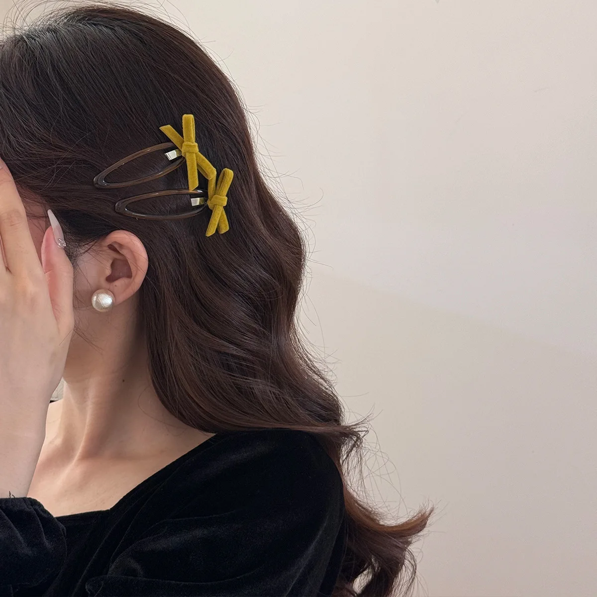 

2 шт./пакет, бархатные зажимы с бантом BB, черный чай, выдолбленная челка, боковые зажимы, сломанные заколки для волос для женщин и девочек, милые аксессуары для укладки волос