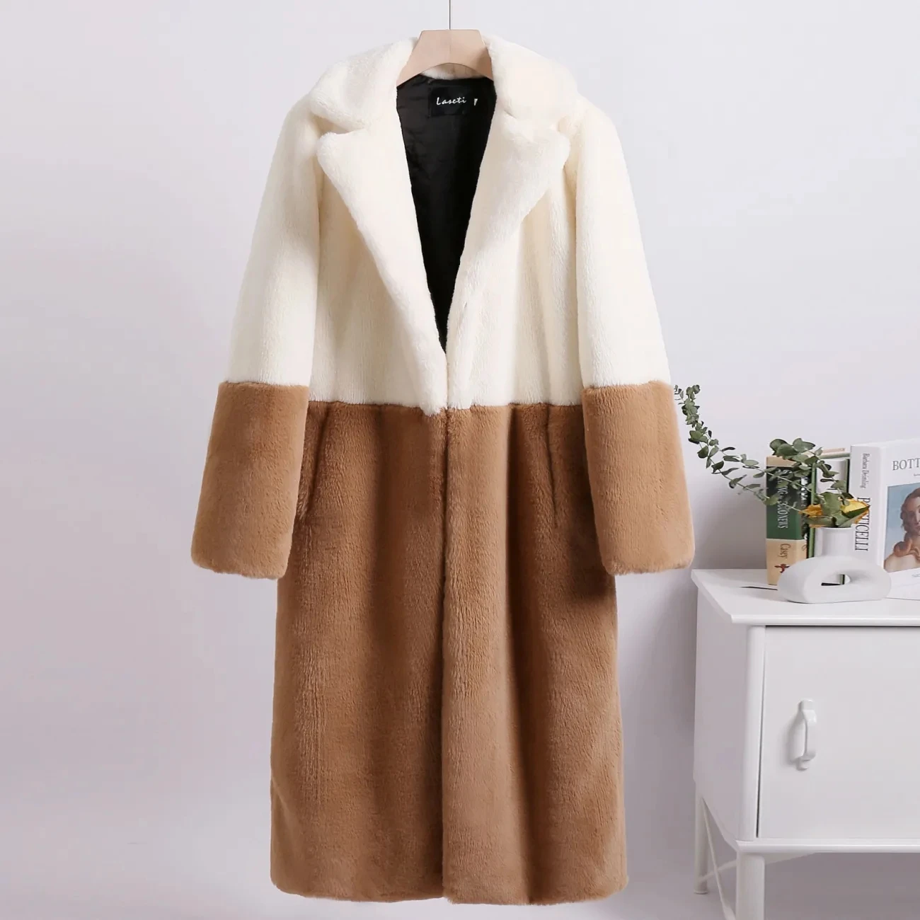 Designer Two Tone Faux Fur Coat Women's Coral Fleece Fuzzy Surcoat Fluffy Shaggy Loose Overcoat Winter Elegant Wrap Greatcoat